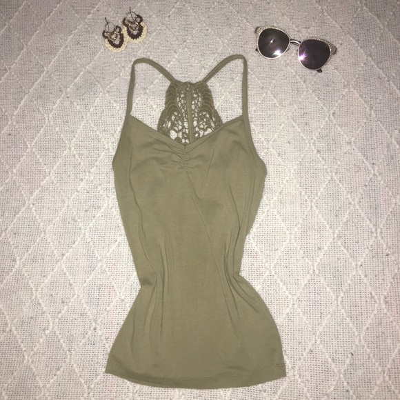 Hunter green cami with crochet embellishments - Picture 2 of 3